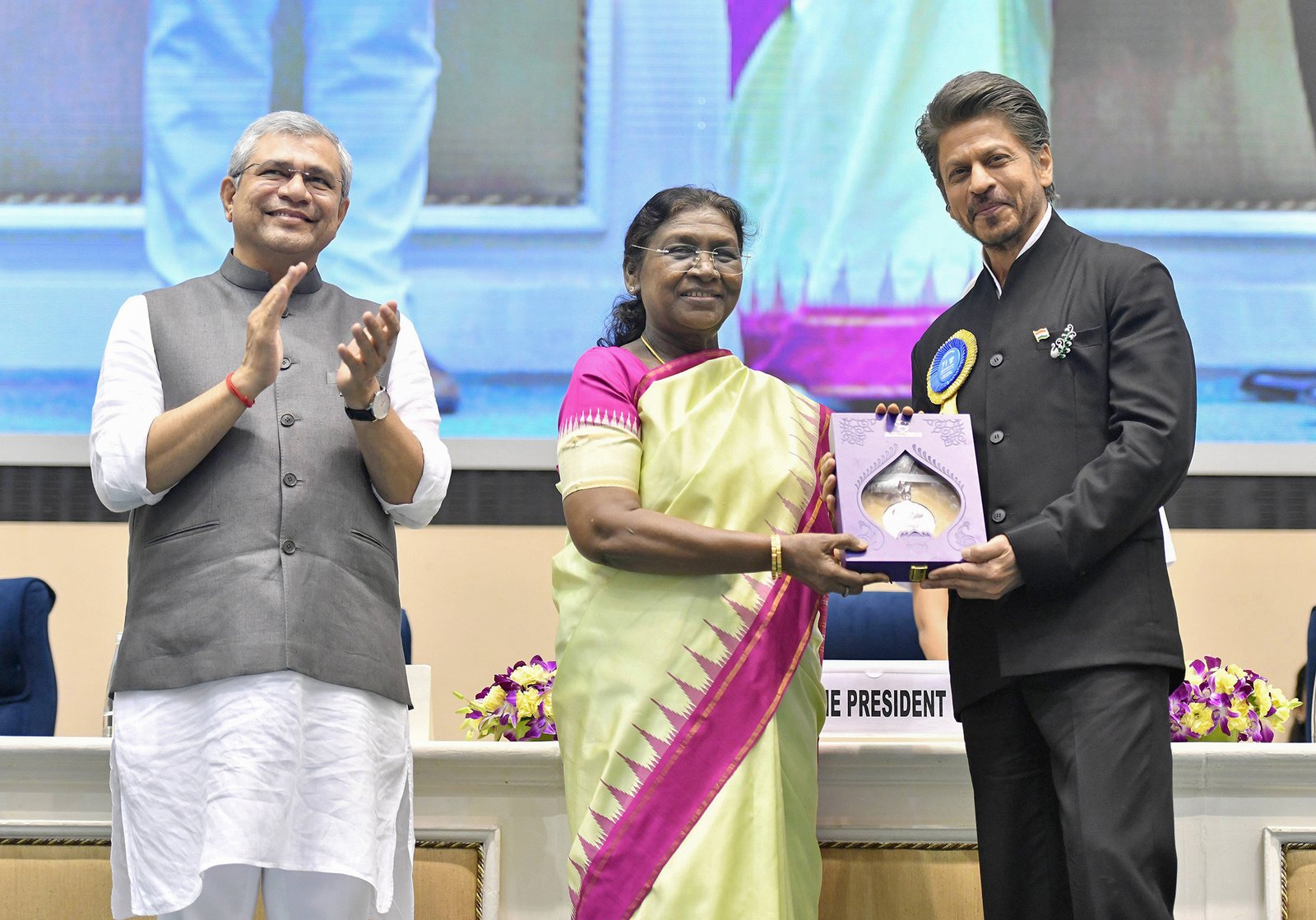 Shah Rukh Khan at prestigious National / Dadasaheb Phalke Best Actor ceremony